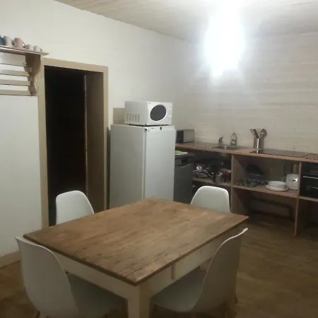 Casa de Férias Chaleureuse Petite Maison Avec Jardin