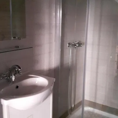 Chaleureuse Petite Maison Avec Jardin