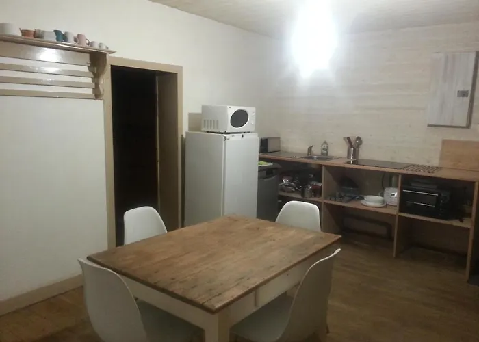 Dom wakacyjny Chaleureuse Petite Maison Avec Jardin