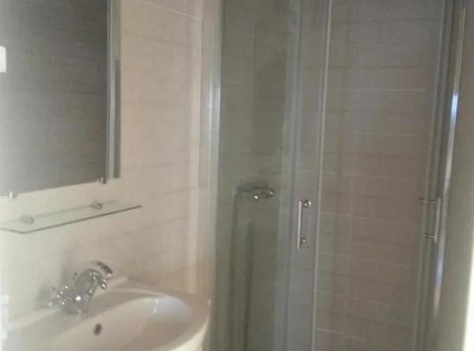 Chaleureuse Petite Maison Avec Jardin Dom wakacyjny Gagnac-sur-Cere