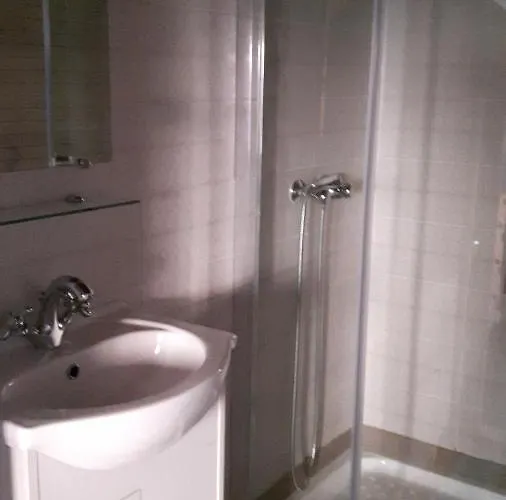 Chaleureuse Petite Maison Avec Jardin