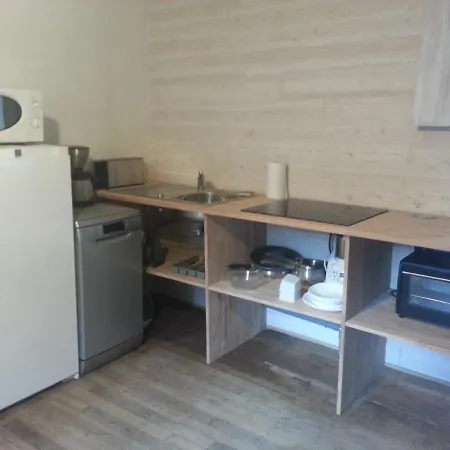 Chaleureuse Petite Maison Avec Jardin Дом отдыха *