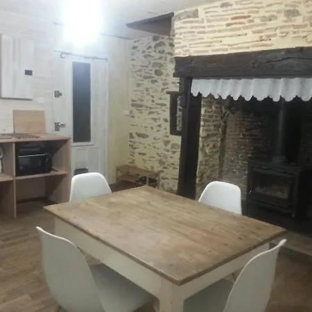 Chaleureuse Petite Maison Avec Jardin Дом отдыха Gagnac-sur-Cere